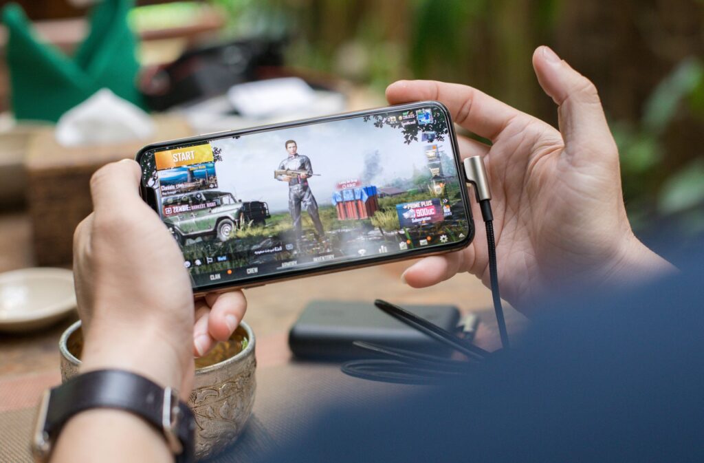 9 Kings mobile release